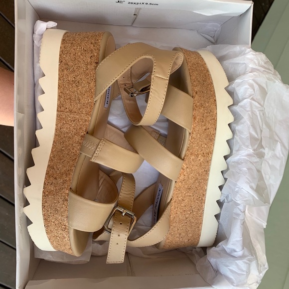 Steve Madden Kirsten Platforms - Picture 2 of 5